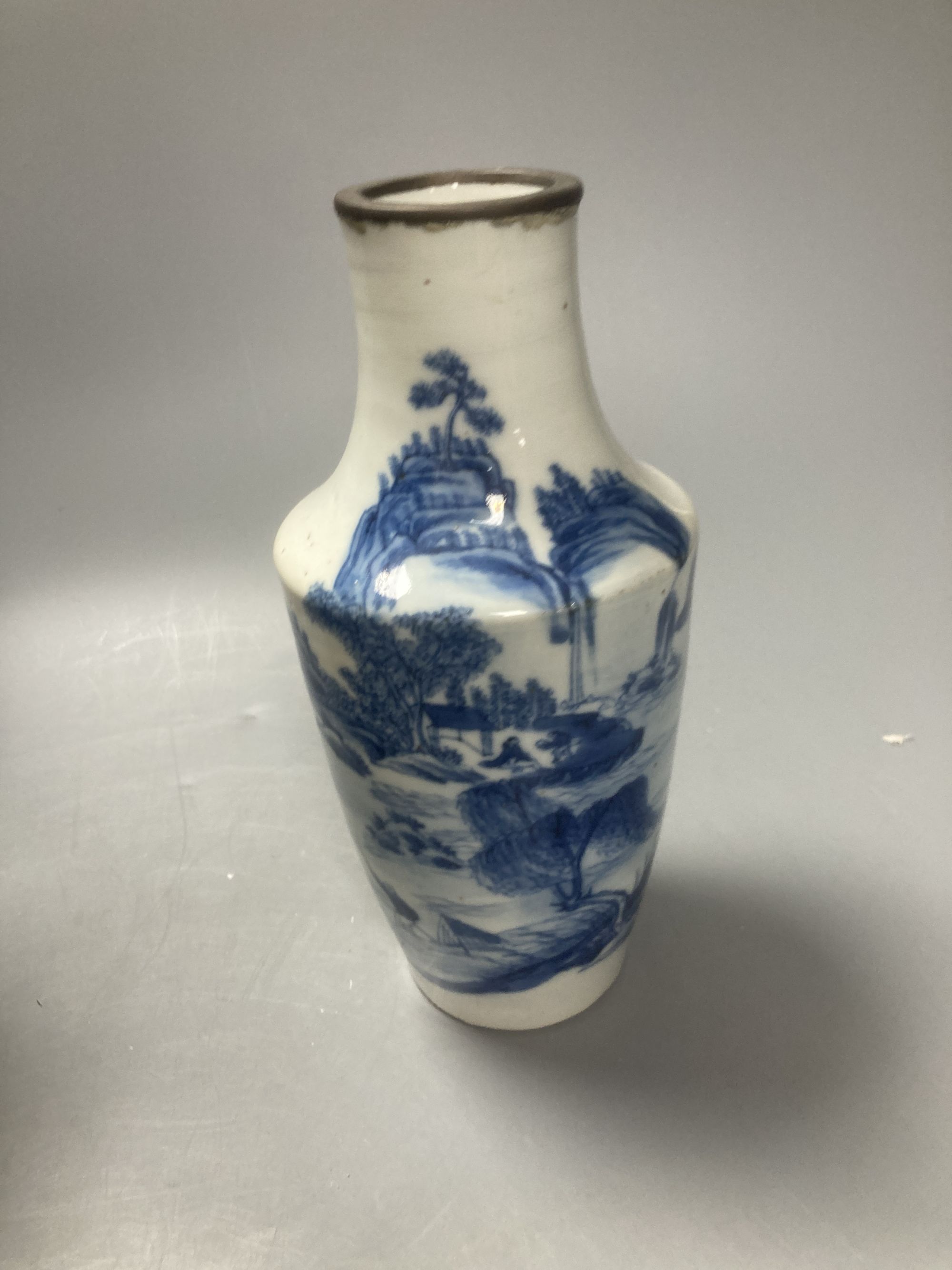 Two Chinese vases, Qing period, tallest 22cm